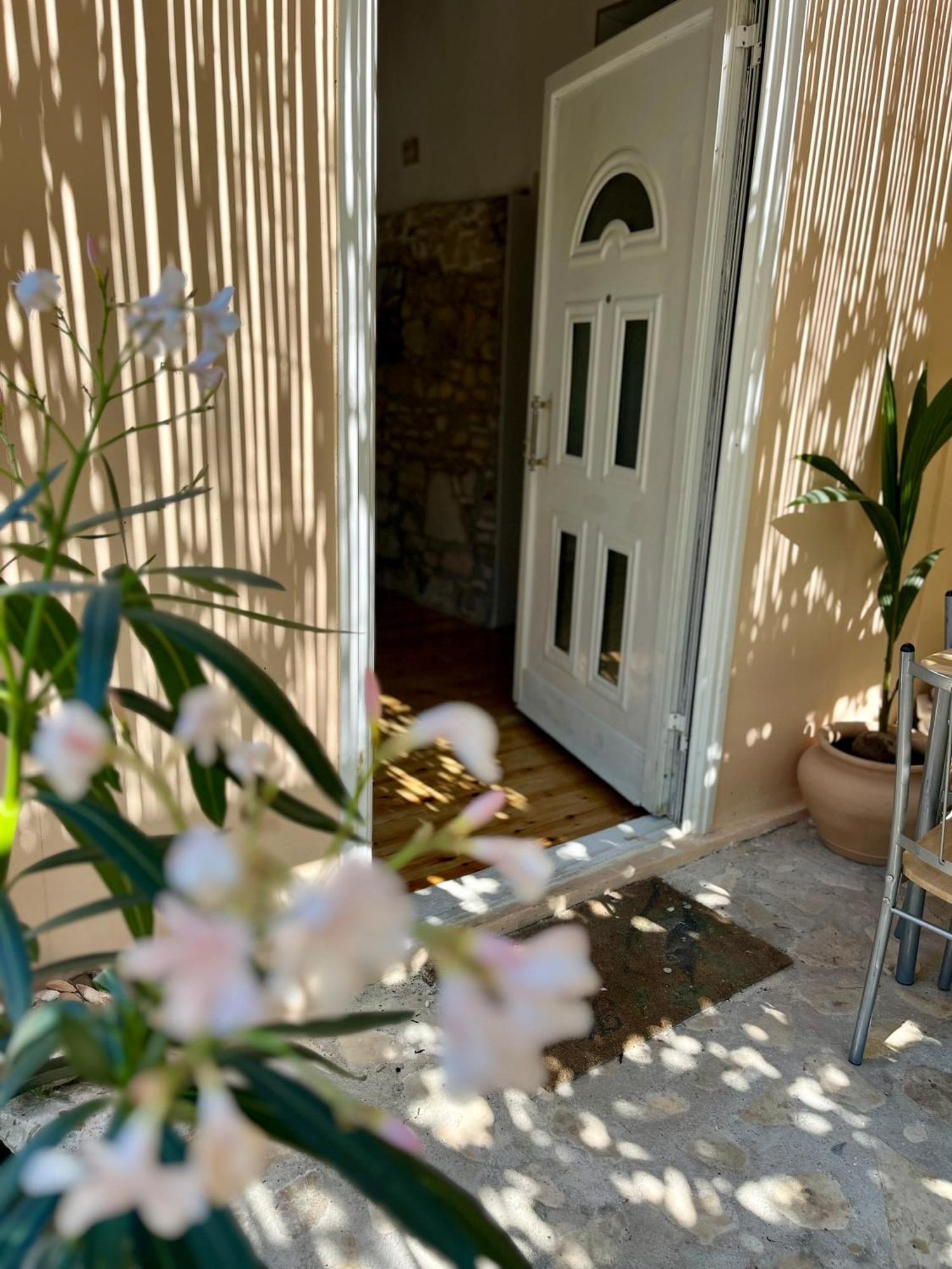 Holiday Oasis With Private Patio And Hammam-Style Bath In Chora-Pithagoreo, Samos Island Villa Pythagóreion Exterior photo